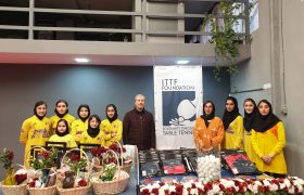 بسته های کمکی فدراسیون جهانی توسط رئیس فدراسیون تنیس روی میز به سرمربی هوپس دختران اهدا شد